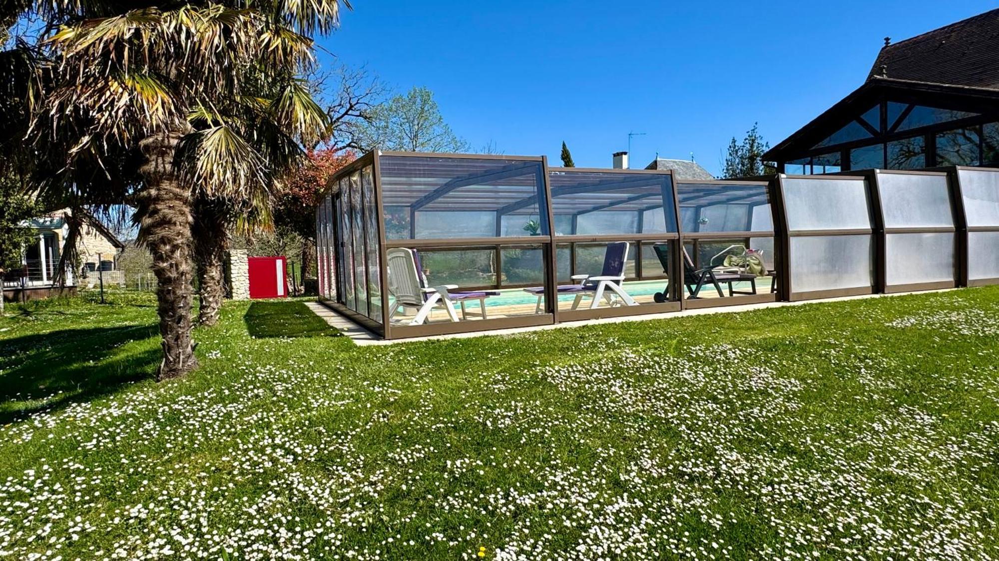Mayrinhac-Lentour Maison De Charme Piscine Couverte Chauffee מראה חיצוני תמונה